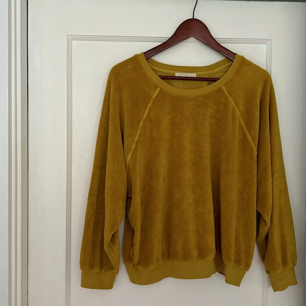 Suzie Kondi The Saba Raglan Top in Terry - Picture 2 of 3